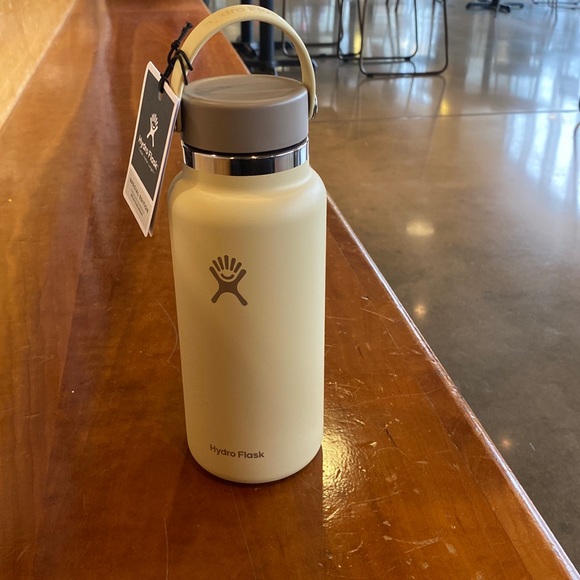 Hydro Flask Dining Nwt Rare Hard To Find Whole Foods Hydro Flask